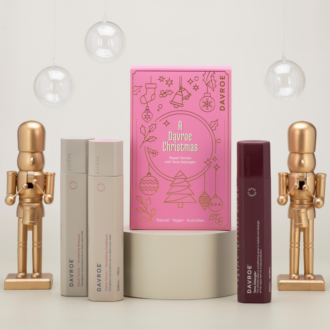 Zestaw trzech produktów regeneracyjnych na prezent DAVROE CHRISTMAS REPAIR SENSES